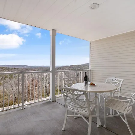 Large 2 Bed Condo W Beautiful Deck Views-Free Attraction Tickets-Table Rock Lake Access